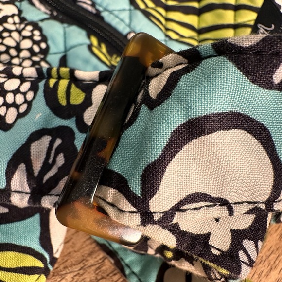 Vera Bradley Retired Island Blooms‎ Quilted Frannie Purse - Picture 5 of 7